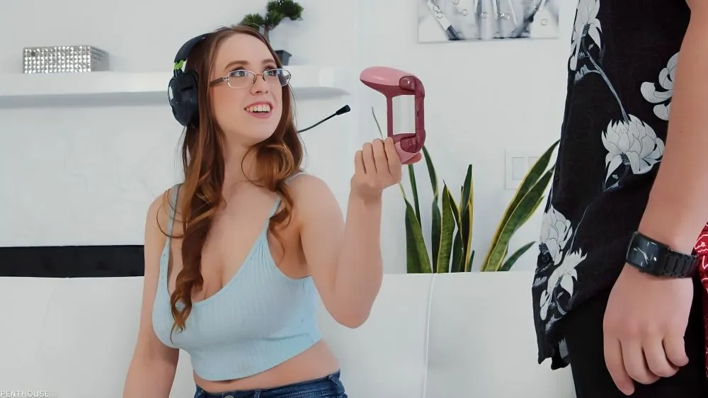 Jackie Hoff Rides His Joystick [PentHouse] Jackie Hoff