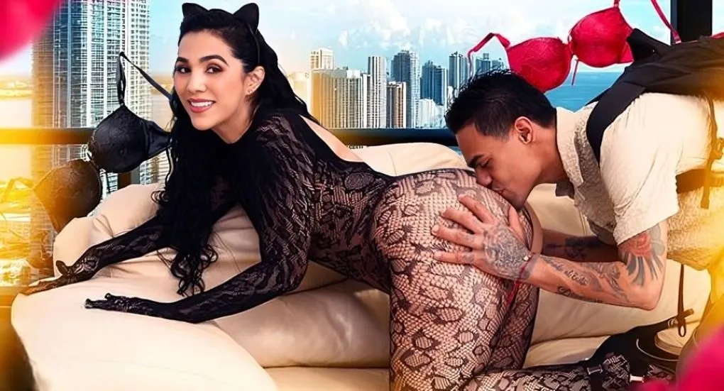 [SexMex] Sara Black – Lingerie-Clad Stepmom