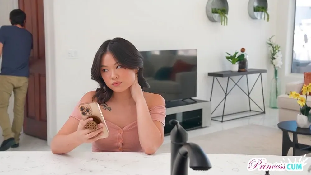 Lulu Chu – Everyone At School Recognized My Pussy – S13-E7