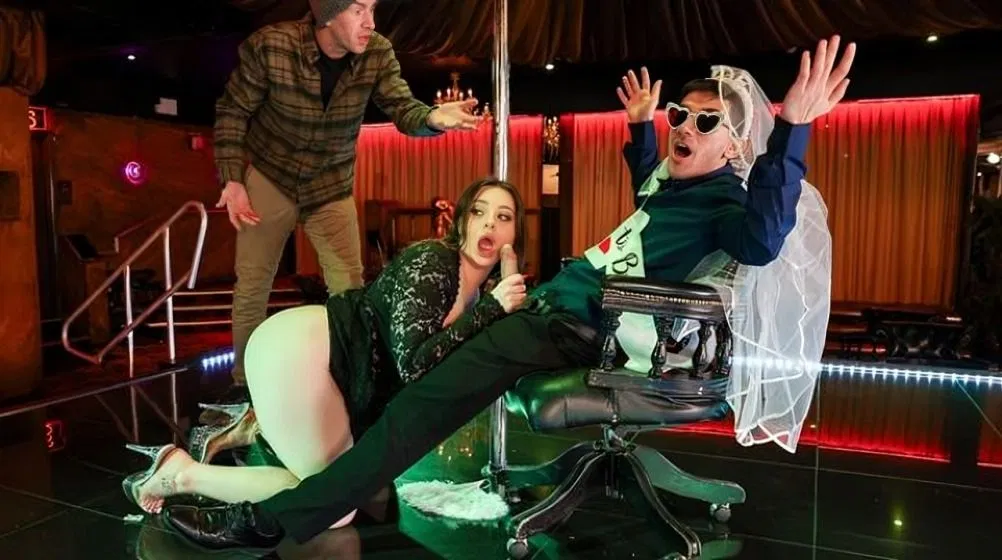 [Brazzers] Luna Doll – The Stag