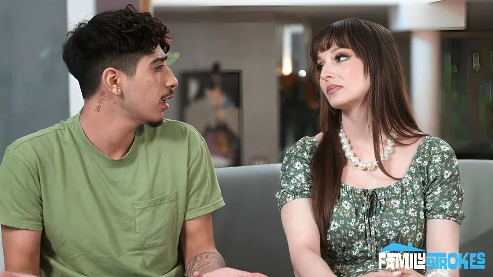 [PervMom] Lexi Luna Vs Lana Smalls, Part 1 – She Fucks Better Than My Girlfriend. (“mom Vs Gf” Sp…