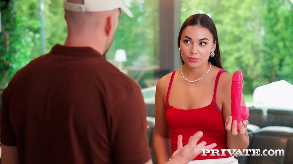 [Private] Milan Cheek And The Delivery Guy’s Package