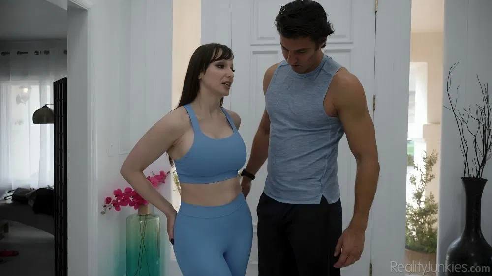 [RealityJunkies] Lexi Luna – She Likes It Cucked