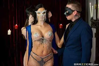 ZZ Nuit Rouge – RealWifeStories – Azul Hermosa