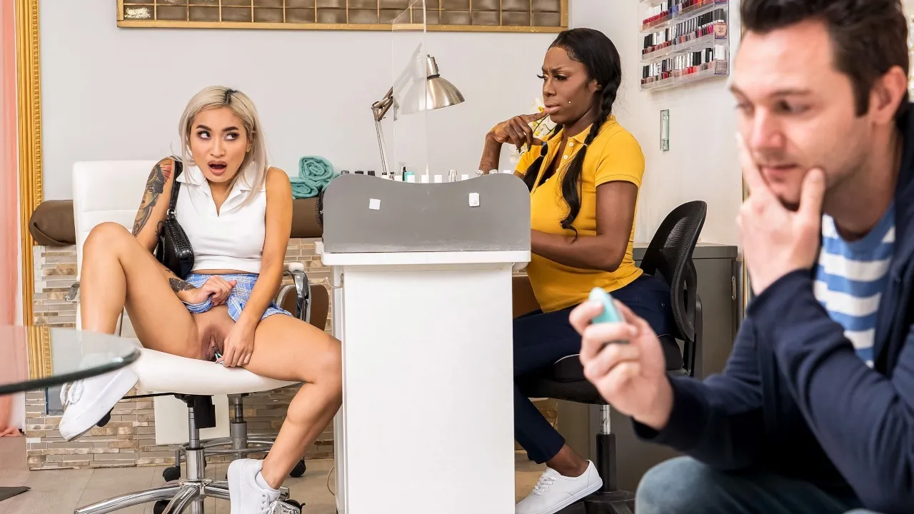 Sneaky Vibrator Leads To Salon Sex – HotAndMean – Avery Black And Ebony Mystique
