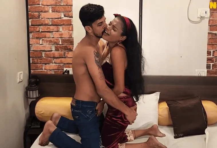 [18+] Hot Wife 2 (2023) Hindi NeonX Short Film