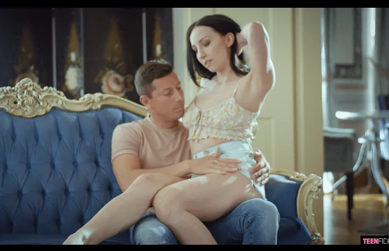 Beautiful Facial – [Teenfidelity] Bella Angel