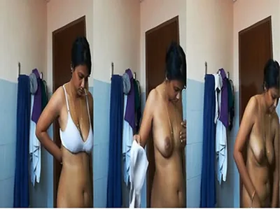Sexy Indian Bhabhi Bathing Capture