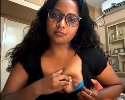 Tamil Insta Model Arya Pradhosa Nipple Shown Content