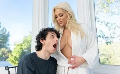 Stepmoms Hot Toys Spencer Scott