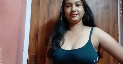 Sexy Indian Mallu Wife Sucking Dick