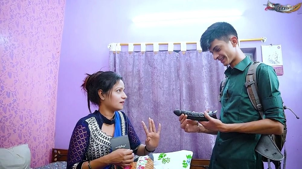 Desi Vargin Girl Hardcore Fuck With Dildo Delivery Boy When She Was Alone Full Movie