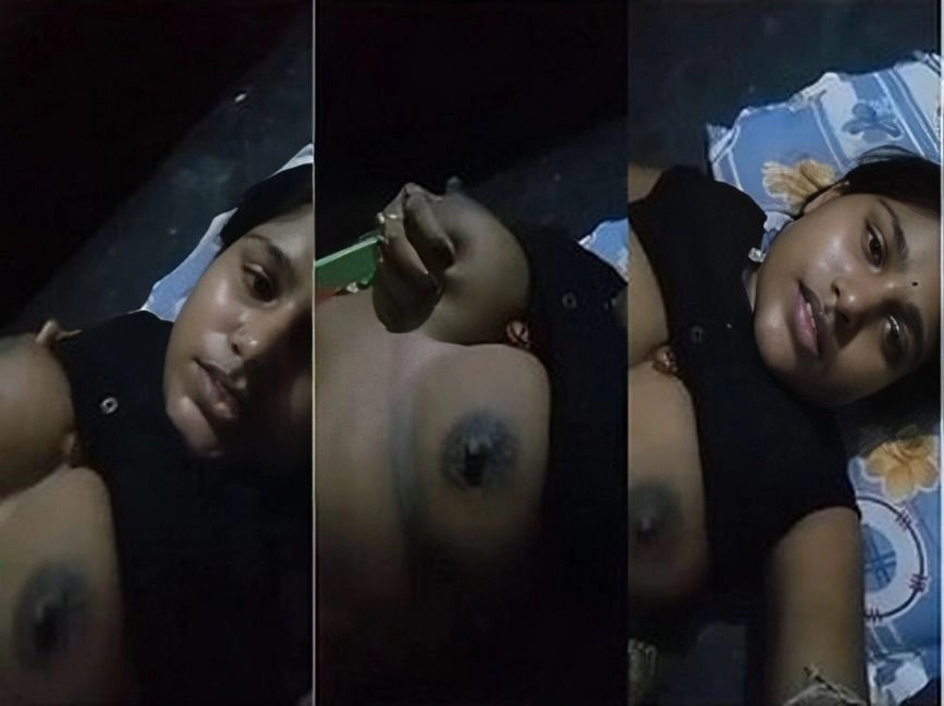 Sexy Indian Wife Shows Her Boobs And Pussy