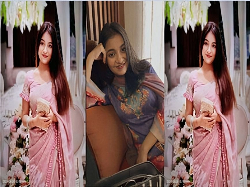 Beautiful Girl Showing Bathing Video For Lover