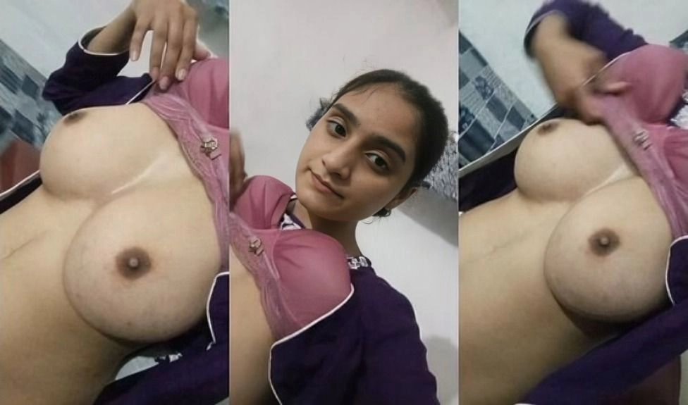 Cute Paki Mall Shows Boobs