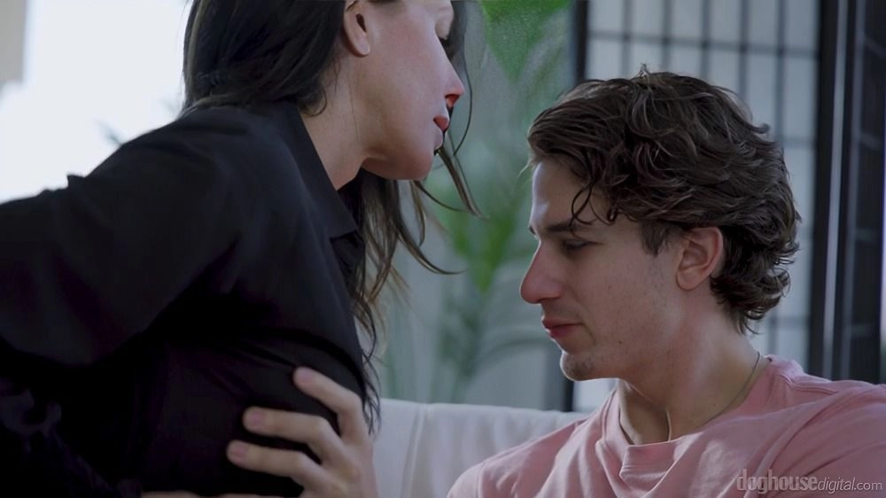 Doghousedigital – Reagan Foxx – Mommy Gets Filled