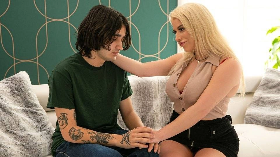 Practicing With Stepmom Elias – [MommyBlowsBest] Spencer Scott