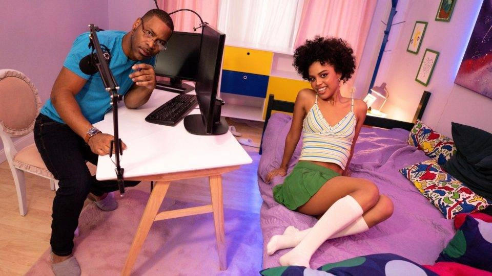 The Super Horny Housemate – [FakehubOriginals] Selva Lapiedra