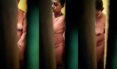 Sexy Indian Wife Bathing Village Bathroom