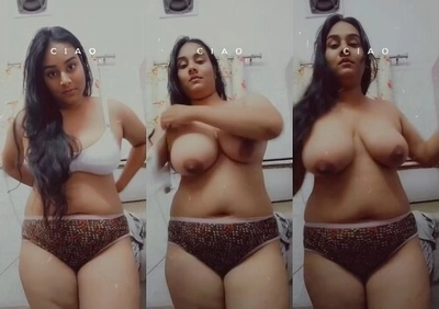 Indian Girl Shows Her Big Boobs Selfie Love