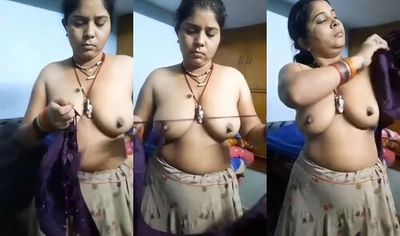 Indian Wife Boobs Video Capture Dress Change