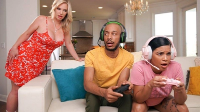 Her Mom Is Even Hotter! – [BrazzersExxtra] Rachael Cavalli, Maya Farrell 