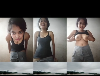 Desi Girl Showing To Lover